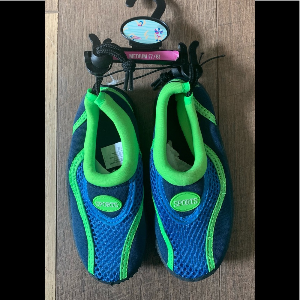 New Sports Water Shoes Sz 7/8 M